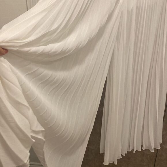 Alice+ Olivia halter neck pleated jumpsuit, size 2 - Picture 5 of 10